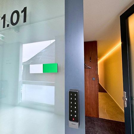 Tin Inn - Hueckelhoven - Das Hotel Aus Hochwertig Ausgebauten Ueberseecontainern Esterno foto
