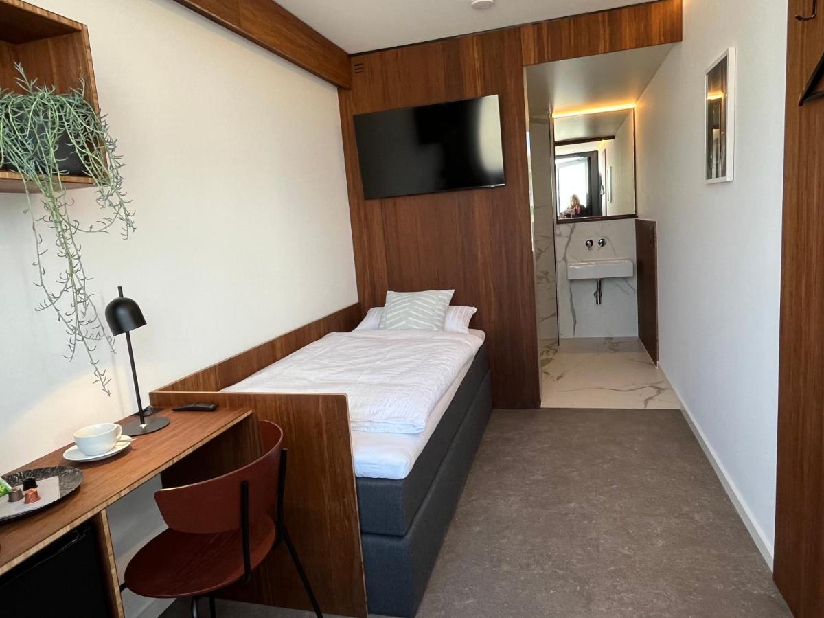Tin Inn - Hueckelhoven - Das Hotel Aus Hochwertig Ausgebauten Ueberseecontainern Esterno foto