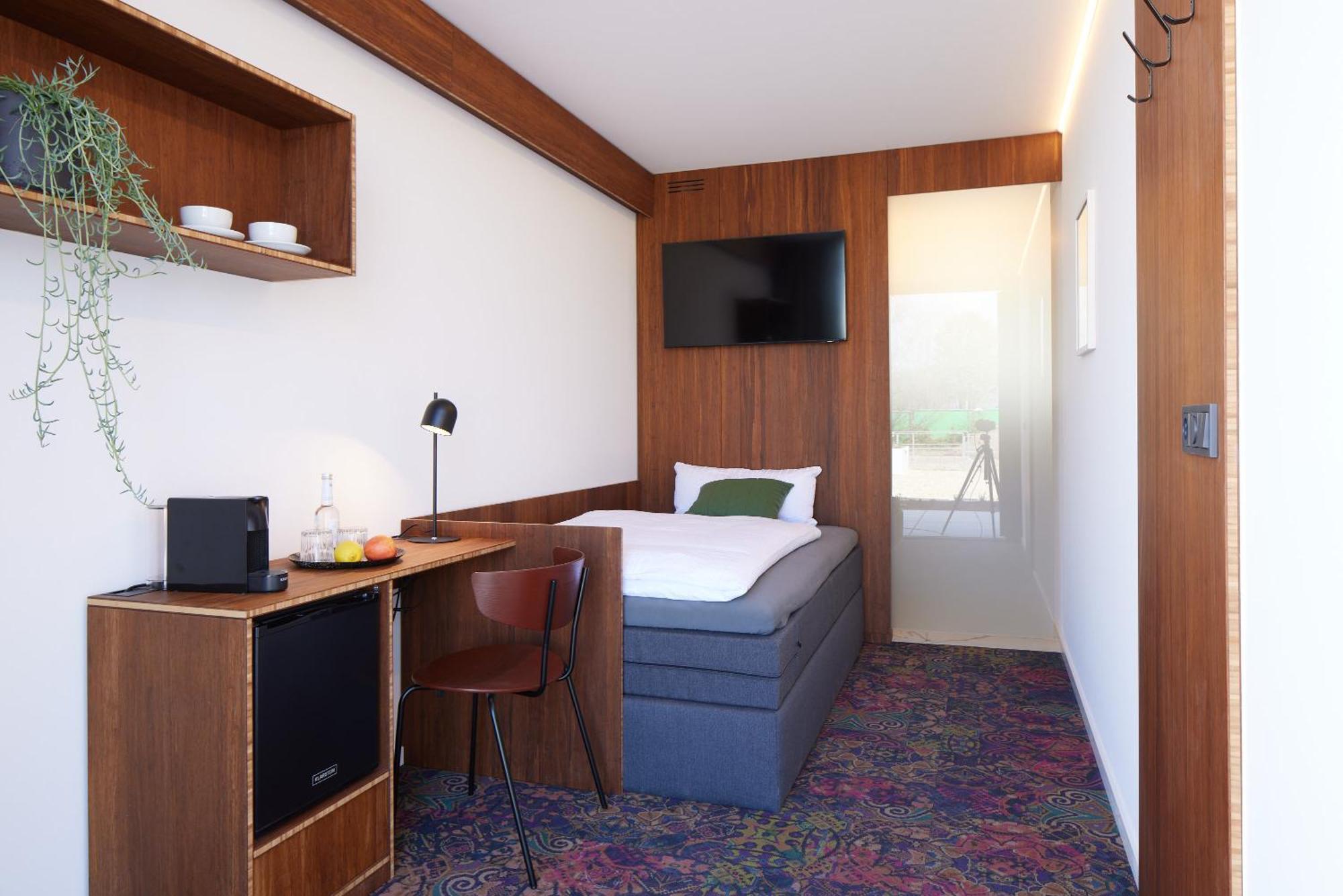 Tin Inn - Hueckelhoven - Das Hotel Aus Hochwertig Ausgebauten Ueberseecontainern Esterno foto
