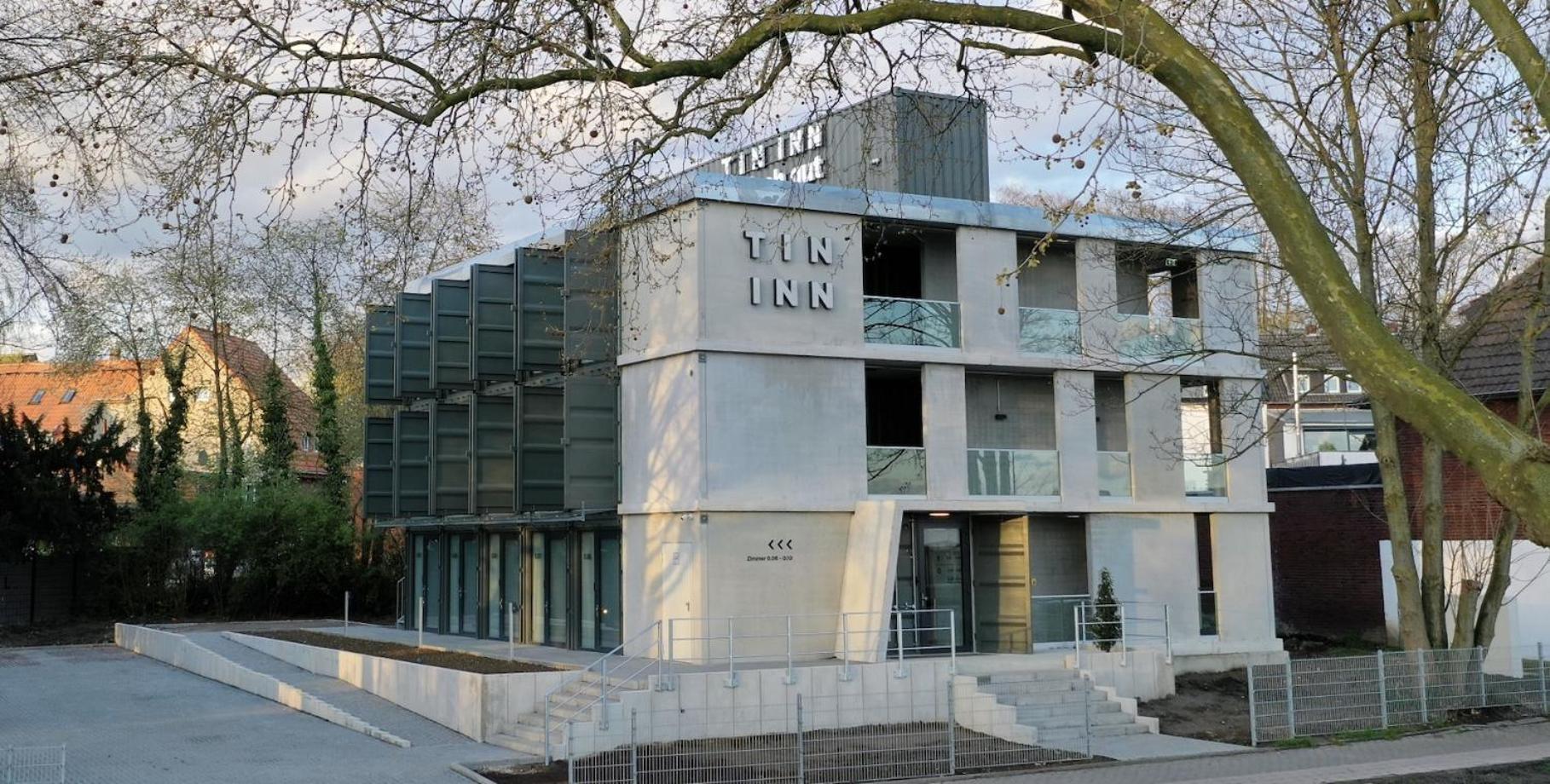 Tin Inn - Hueckelhoven - Das Hotel Aus Hochwertig Ausgebauten Ueberseecontainern Esterno foto
