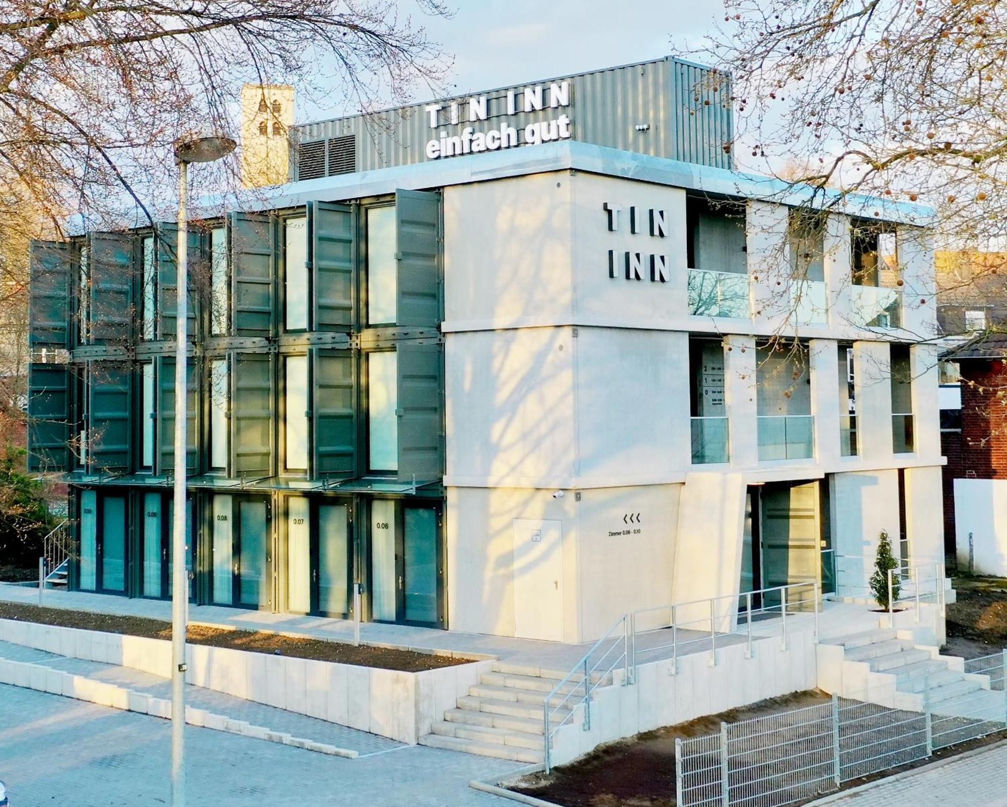 Tin Inn - Hueckelhoven - Das Hotel Aus Hochwertig Ausgebauten Ueberseecontainern Esterno foto