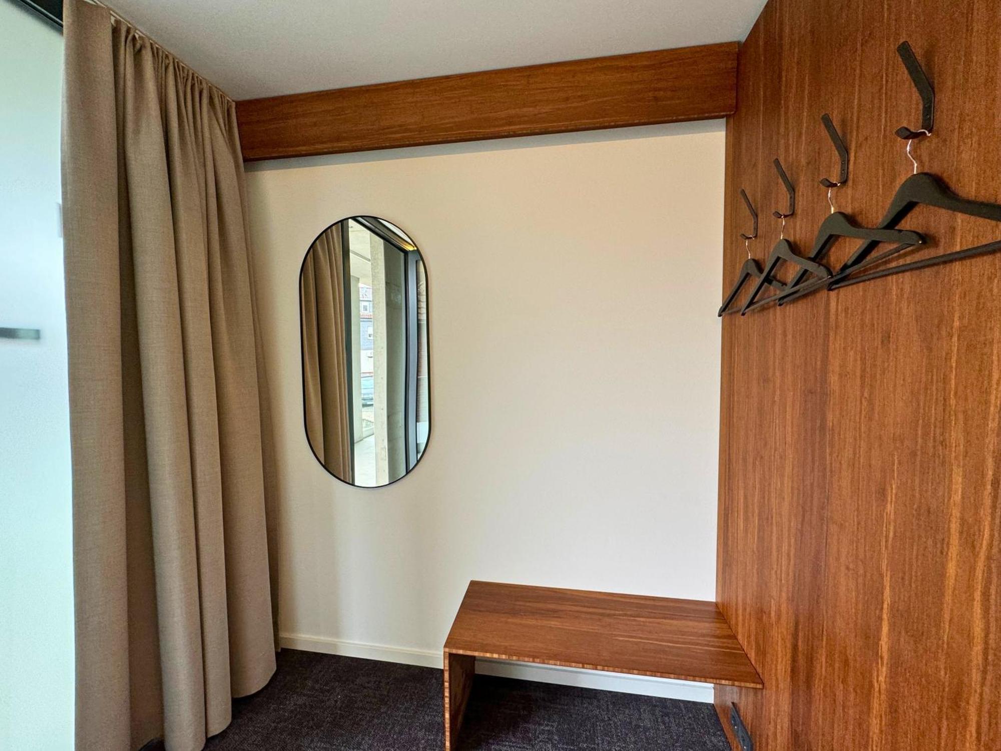 Tin Inn - Hueckelhoven - Das Hotel Aus Hochwertig Ausgebauten Ueberseecontainern Esterno foto